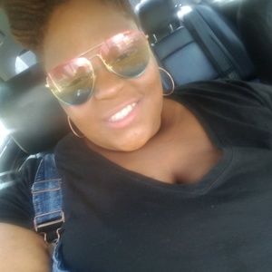 Meet your Posher, Imani